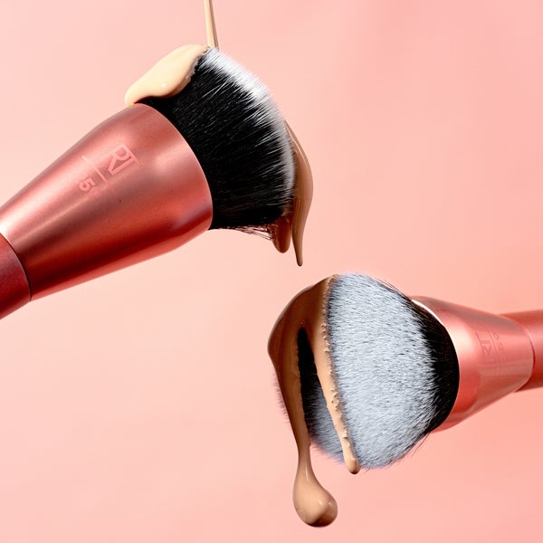 Real Techniques Glow Round Base Makeup Brush Weihnachtsangebot