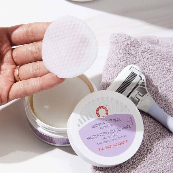 First Aid Beauty Bye Bye Bumps – Best of Body Kit Bis zu 65% Rabatt