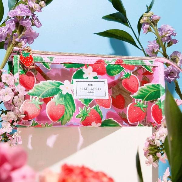 The Flat Lay Co. Open Flat Makeup Jelly Box Bag - Summer Strawberries Jubiläumsangebot