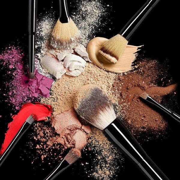 Illamasqua Brush Kit: Must Have Essentials Neuheiten