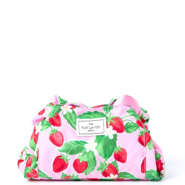 The Flat Lay Co. Drawstring Makeup Bag - Summer Strawberries 50% Rabatt mit kostenlosem Versand