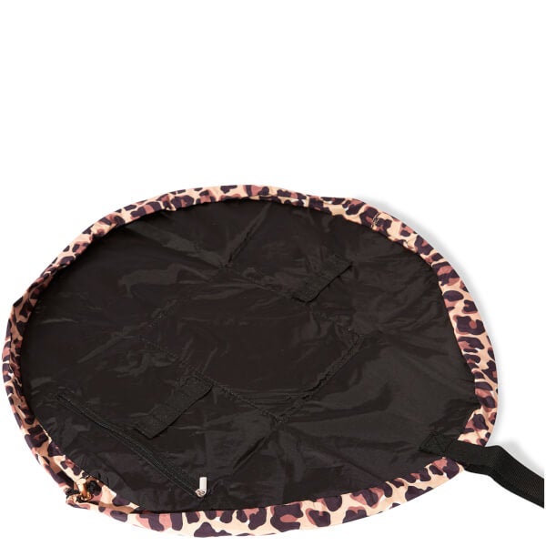 The Flat Lay Co. Drawstring Bag - Leopard Print Letzter Tag