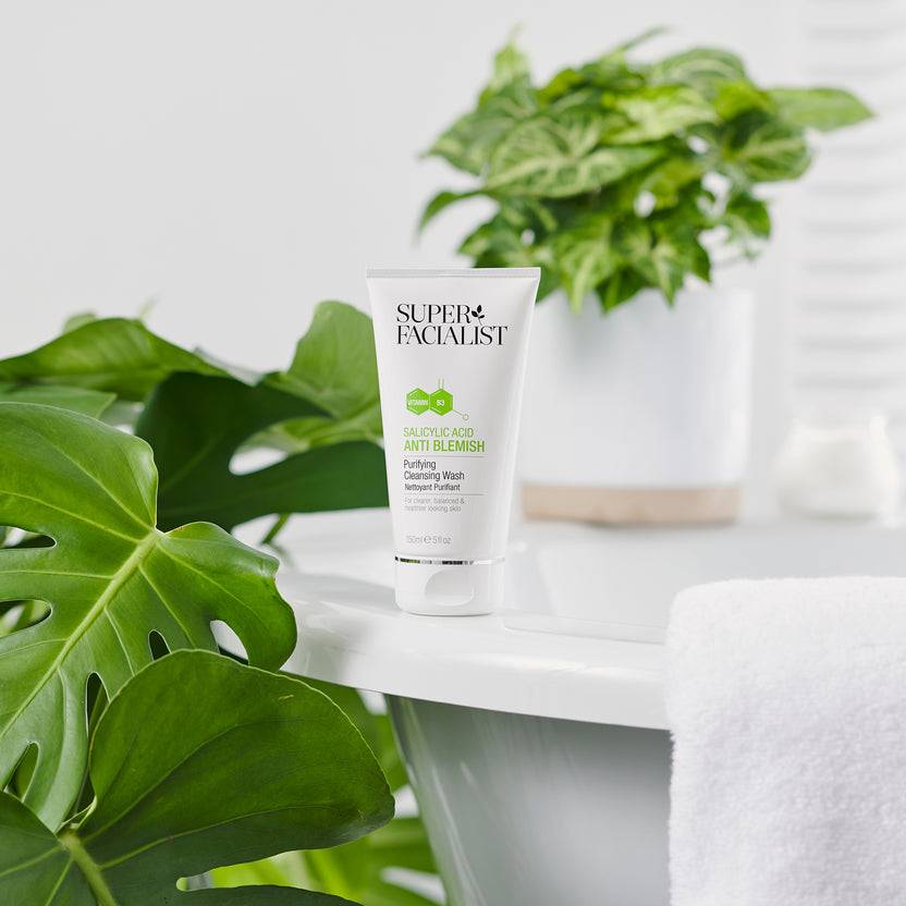 Super Facialist Salicylic Acid AntiBlemish Purifying Cleansing Wash (150ml) Kostenlose Rückgabe