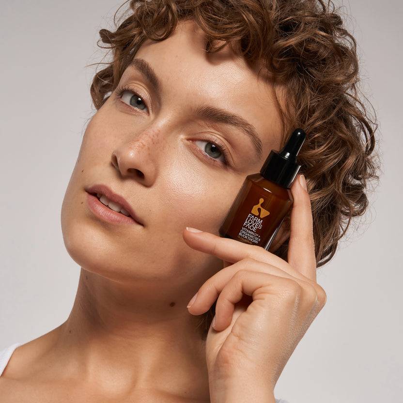 Farm Loves Face Vitamin C + Organic Sea Buckthorn Glow Serum (28ml) Schlussverkauf